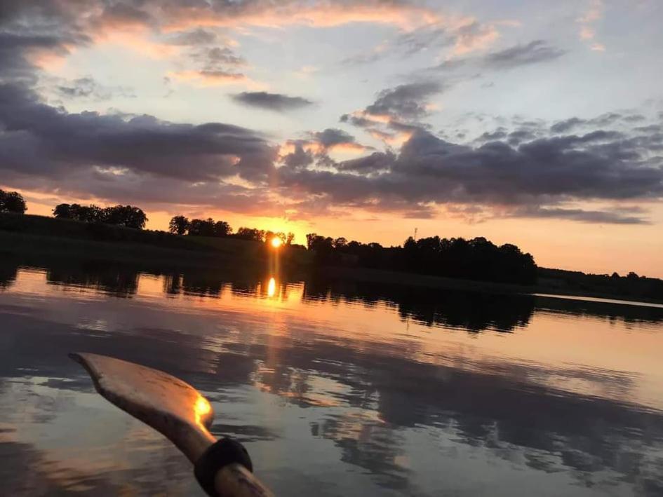 Miedzy Olchami Domek Nad Jeziorem. Noclegi Caloroczne. Cisza, Spokoj. バルチェボ エクステリア 写真